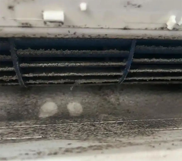 平顺空调吹的风有股烧焦味是怎么回事